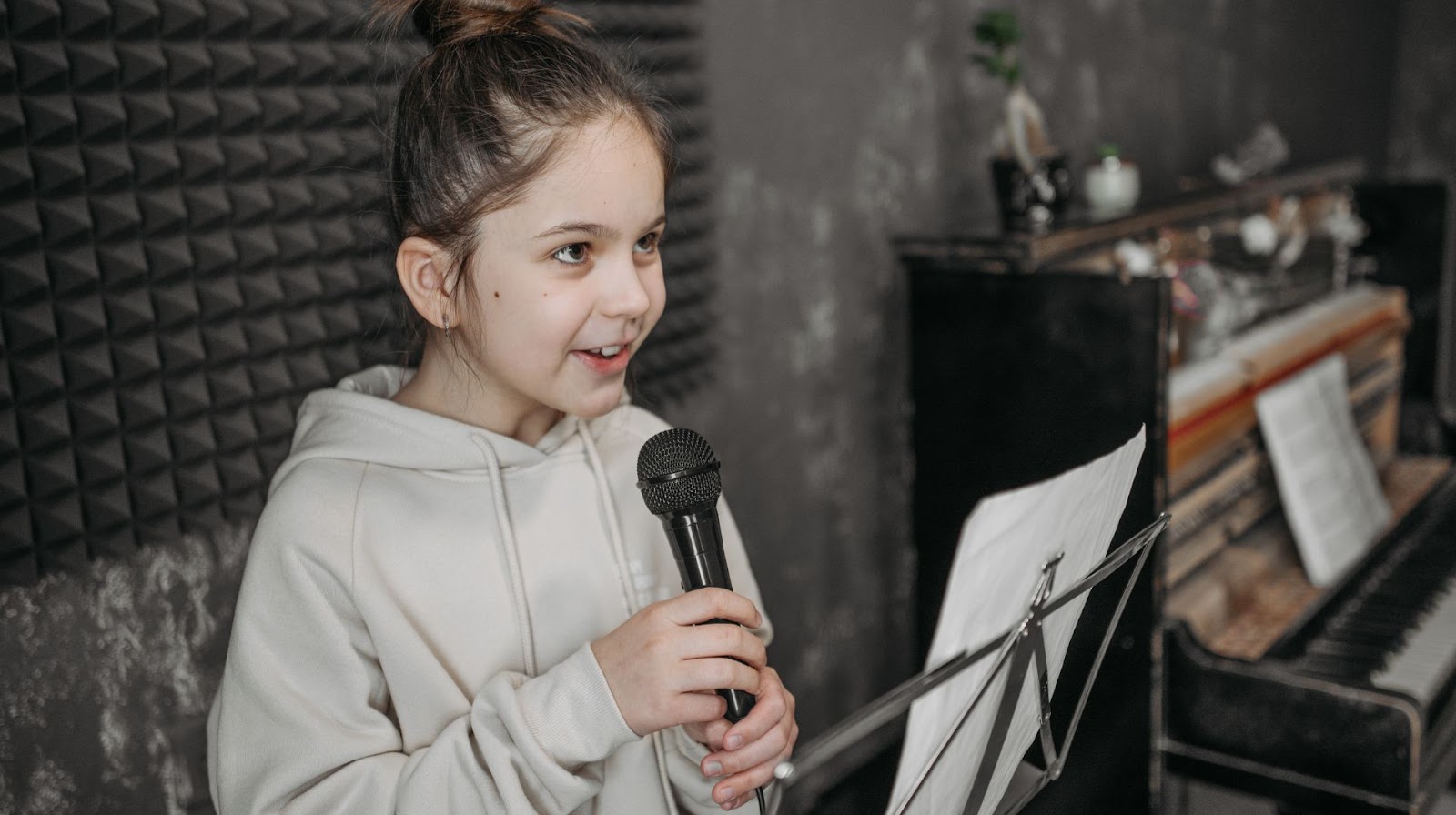 Jeune fille qui chante